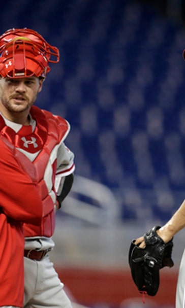 Bour's 2 HRs help Marlins beat woeful Phils 10-2 (May 31, 2017)